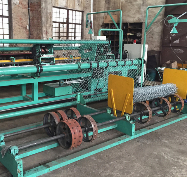 Double Wire Chain Link Artificial Grass Fence Machine